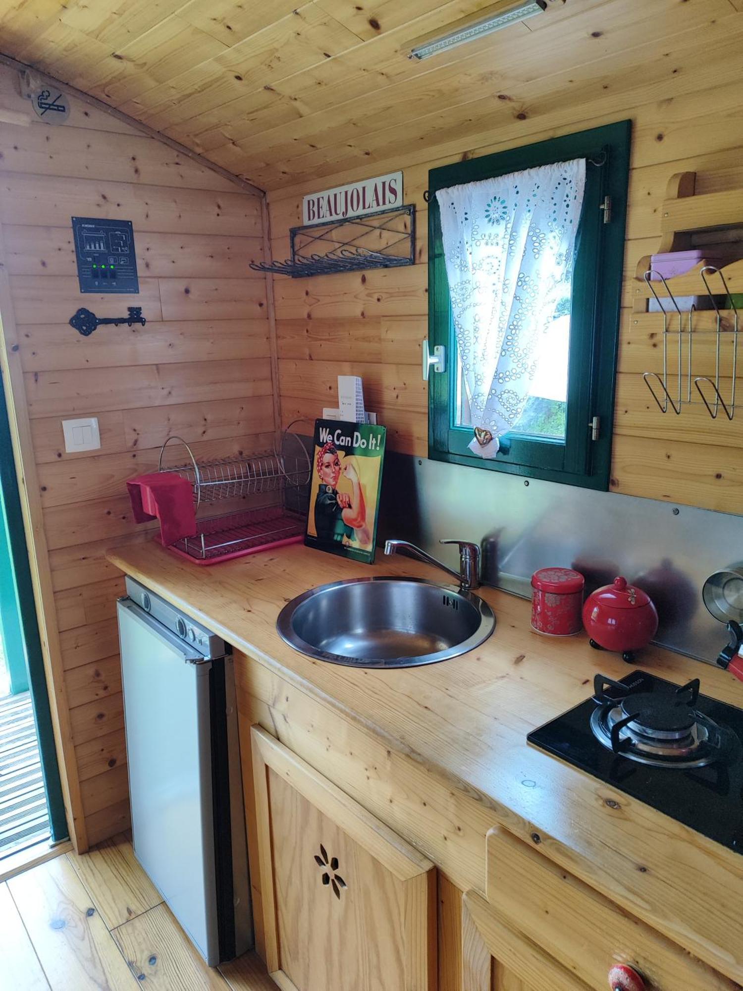 La Roulotte De Mary Campsite